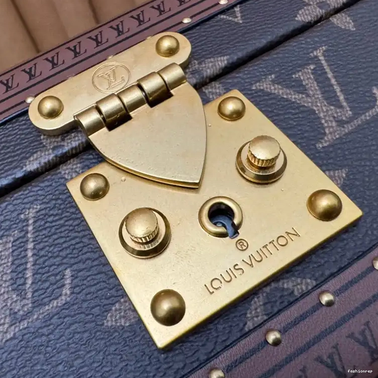 Fashionrepsfam ru LV 2411YA0169 Bags 0825